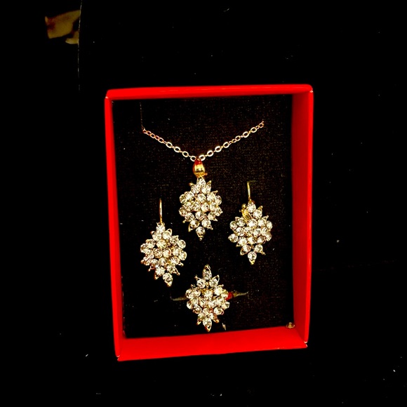 Jewelry Set - Picture 2 of 3